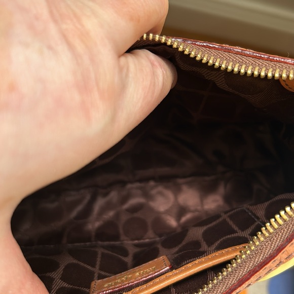 Excellent condition Kate Spade quilted purse. Hand bag. Very clean in and out. - Picture 6 of 6